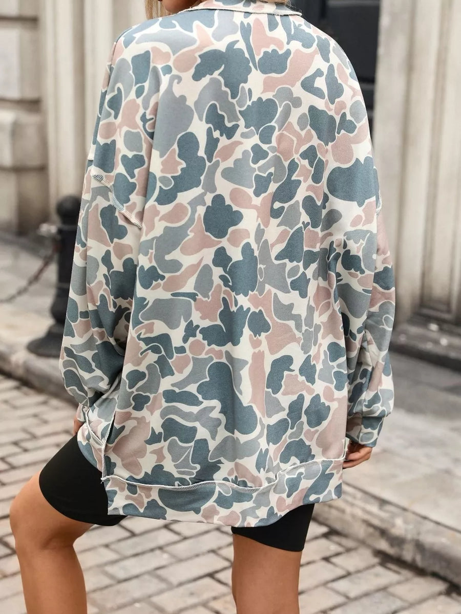 Printed Round Neck Sweatshirt in Gray with stretch