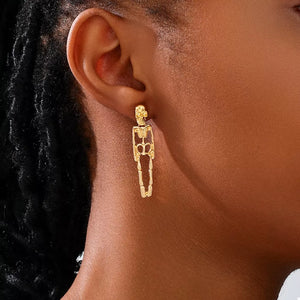 earrings in gold featuring dangle and straight fit