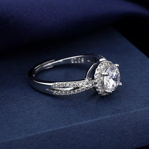 925 sterling silver,Moissanite Carat weight: 1ct Care instructions: Avoid wearin ring in Silver with round silhouette