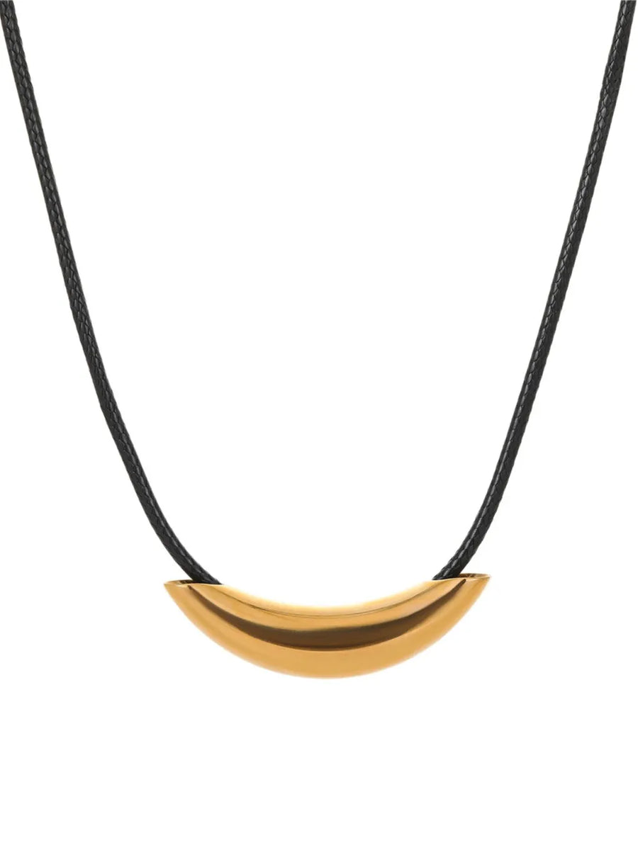 18K Gold-Plated,Stainless Steel,Leather rope Care instructions: Avoid wearing du necklace in silver with slim silhouette