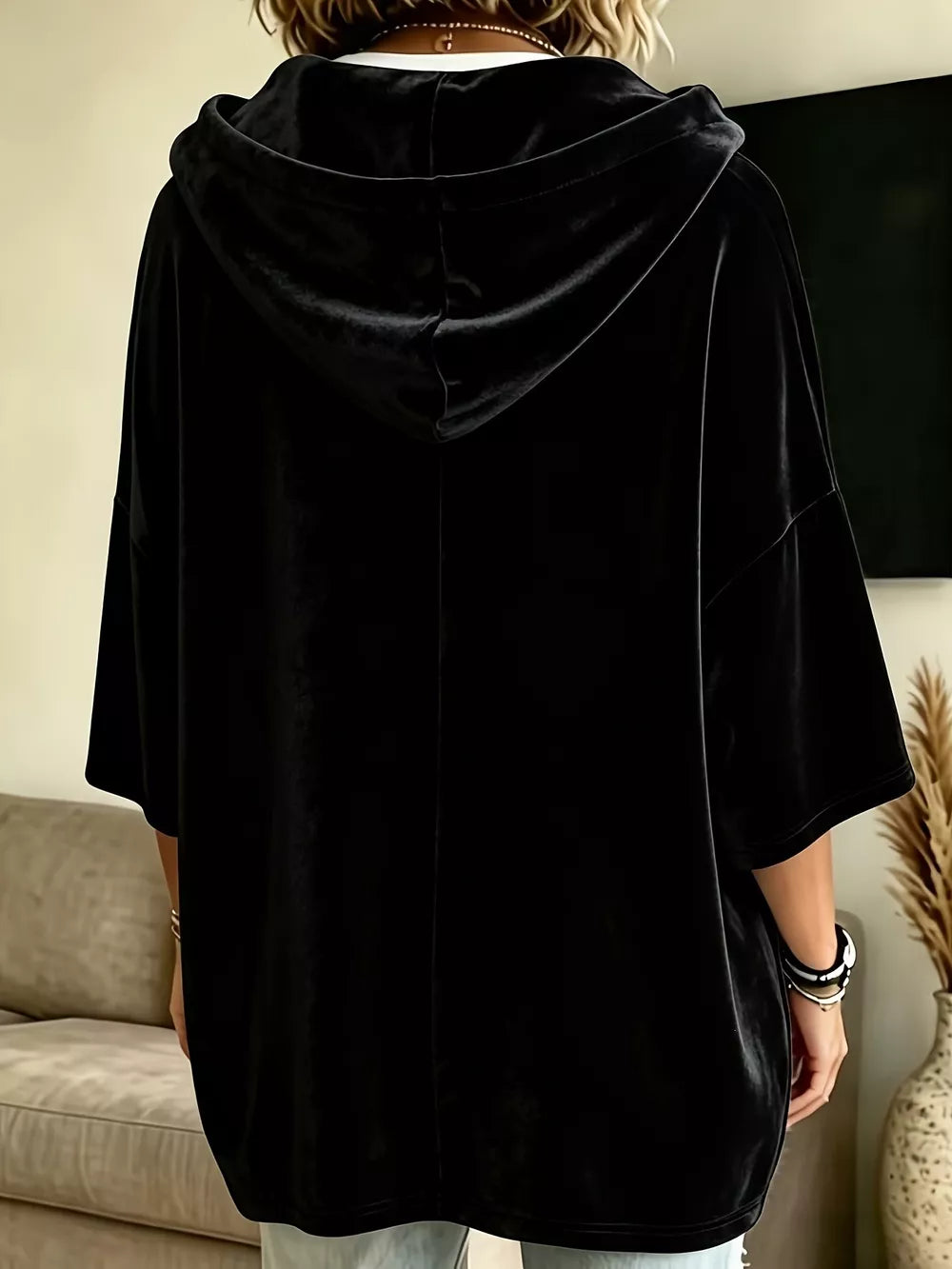 Black relaxed pullover hoodie with hooded