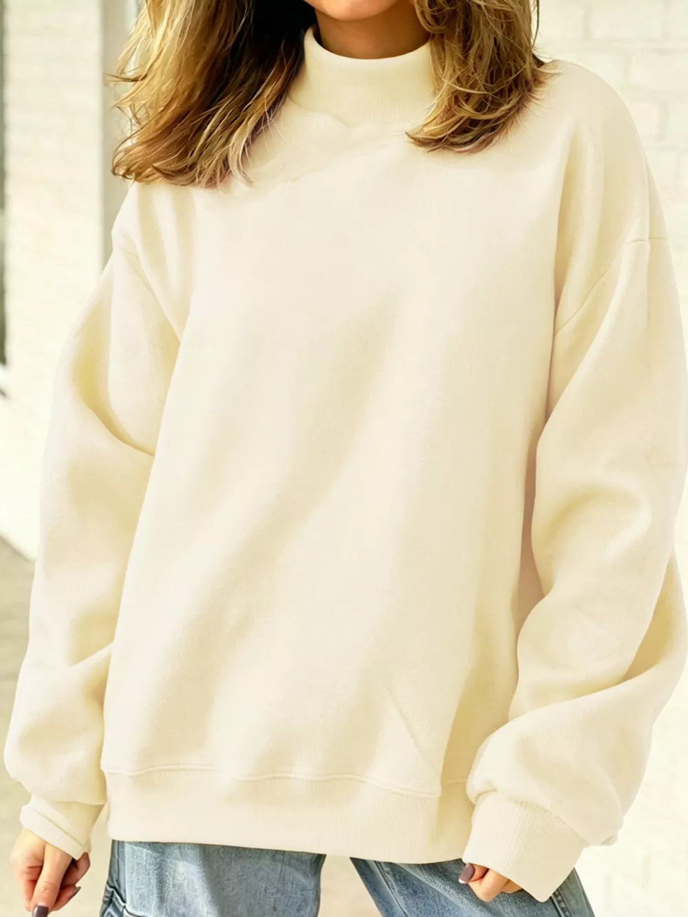 red sweatshirt with stretchy and long sleeve