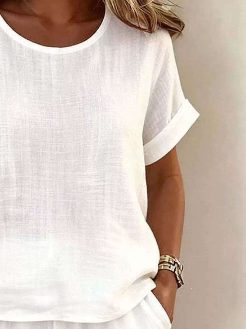 100% polyester Care instructions: Machine wash cold lounge set in White with relaxed silhouette