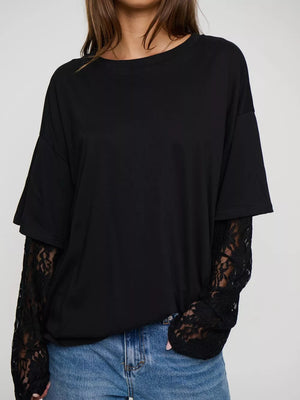 romantic t-shirt in White with round neck
