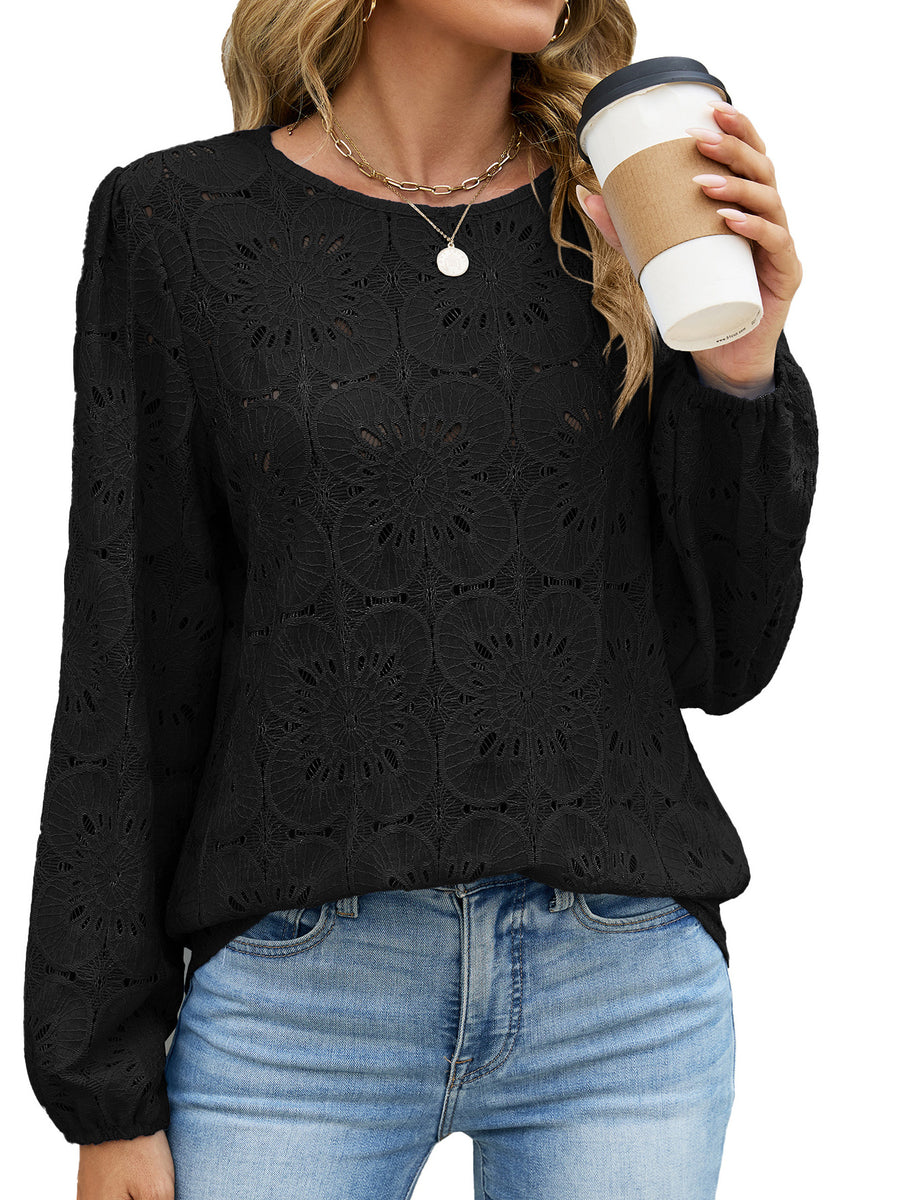 blouse in Black with round neck and long sleeve