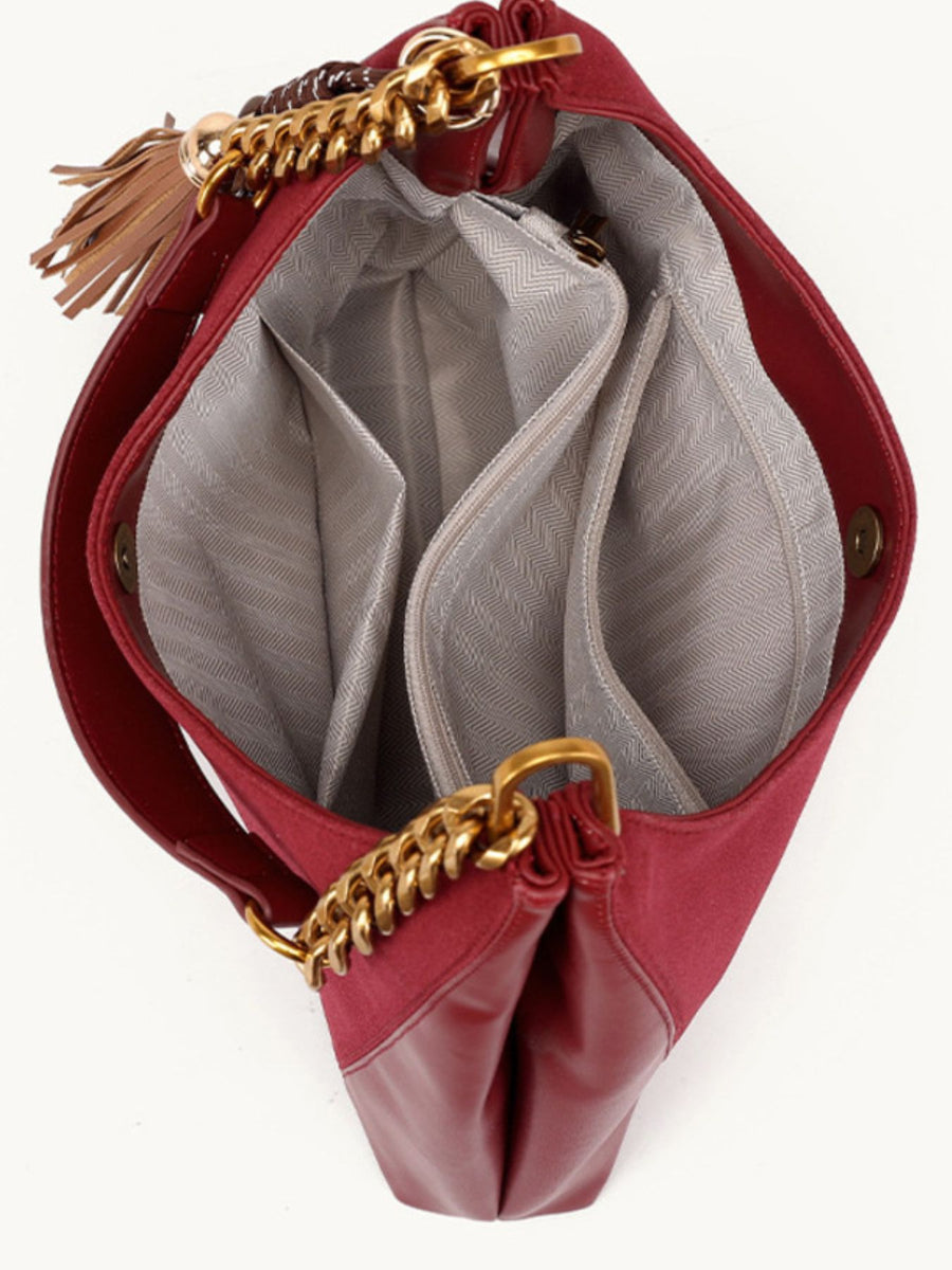 Chain Strap Tassel Charm Shoulder Bag in Wine Red