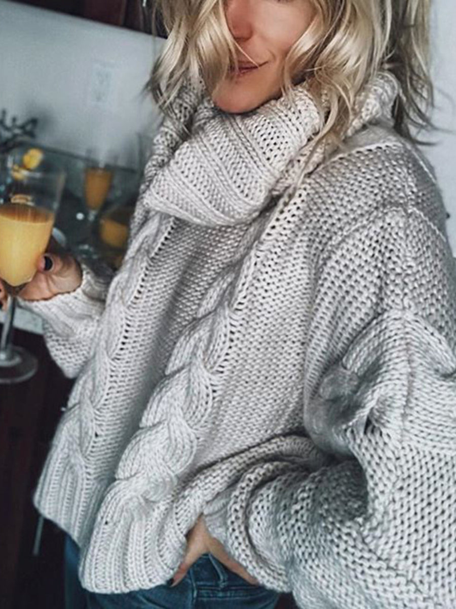 Grey turtleneck sweater with stretchy and long sleeve