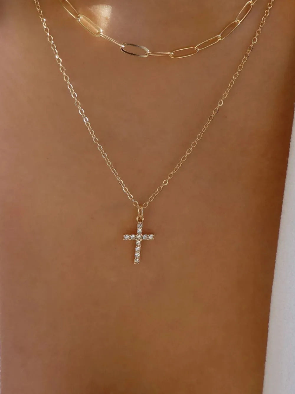 necklace in gold featuring double layered and na fit