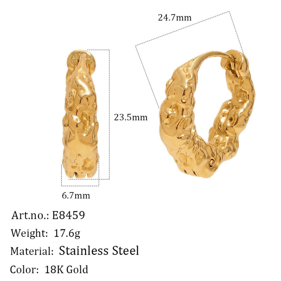 earrings in gold with textured and gold-plated