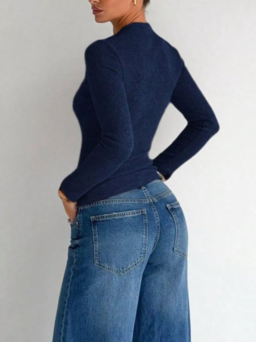 t-shirt in Burgundy with ribbed and hip-length