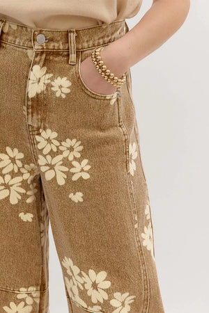 straight jeans featuring floral in Tan with 72% cotton, 26% polyester, 2% elastane Care instructions: Machine wash cold