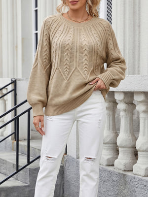 White pullover sweater with stretchy and long sleeve