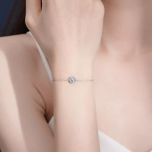 925 sterling silver,Moissanite Carat weight: 1ct Care instructions: Avoid wearin bracelet in clear with straight silhouette