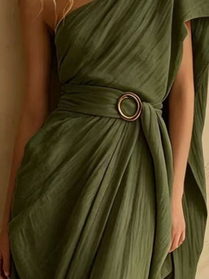 Black maxi dress with maxi and pullover