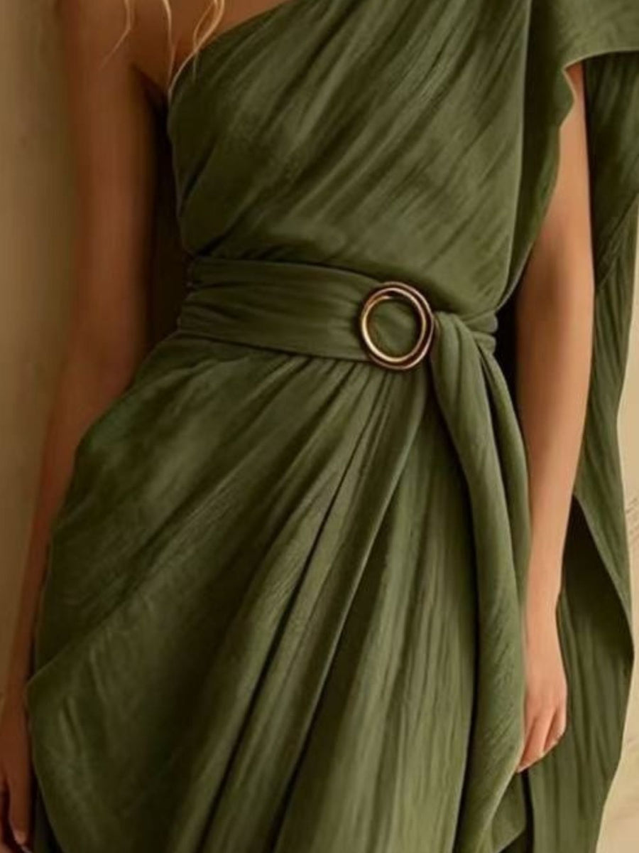 Black maxi dress with maxi and pullover