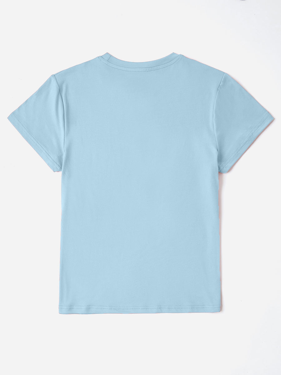 Light blue basic t-shirt with short sleeves and crew neck.