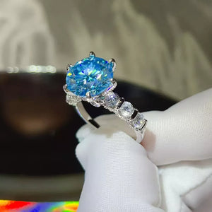 Platinum-Plated,925 sterling silver,Moissanite Carat weight: 5ct Care instructio ring in silver with straight silhouette