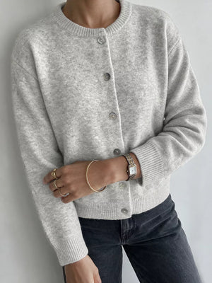 cardigan in light gray featuring buttoned and regular fit