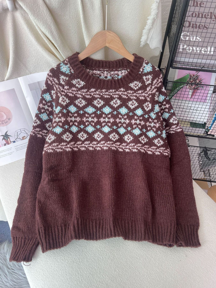 pullover sweater in White
