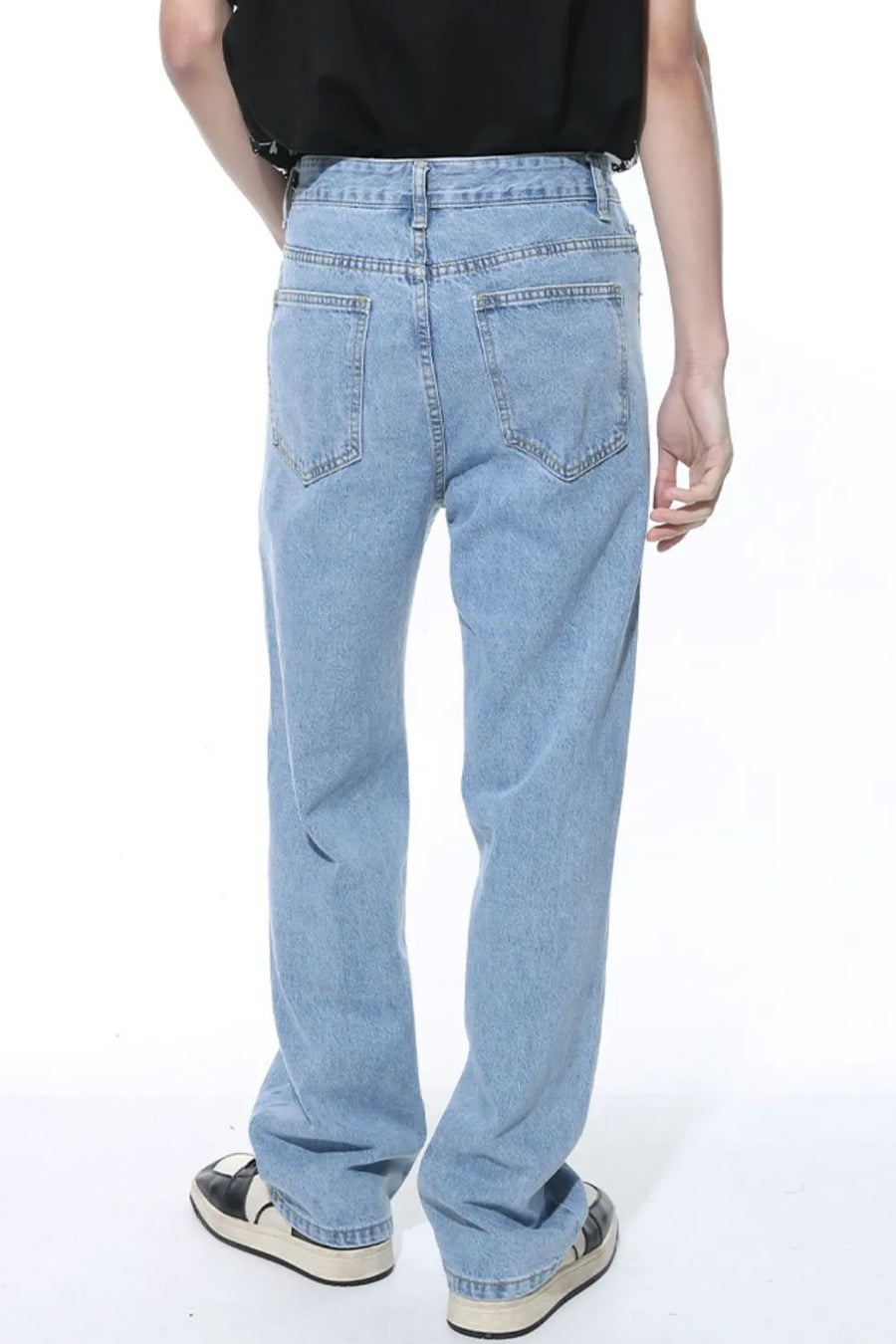 Relaxed fit light wash denim jeans with a casual silhouette.