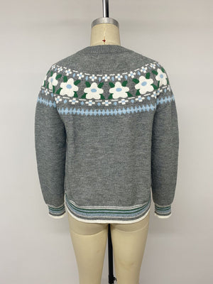 pullover sweater in white