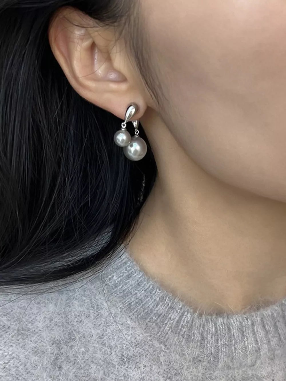 earrings in silver featuring drop design and drop fit