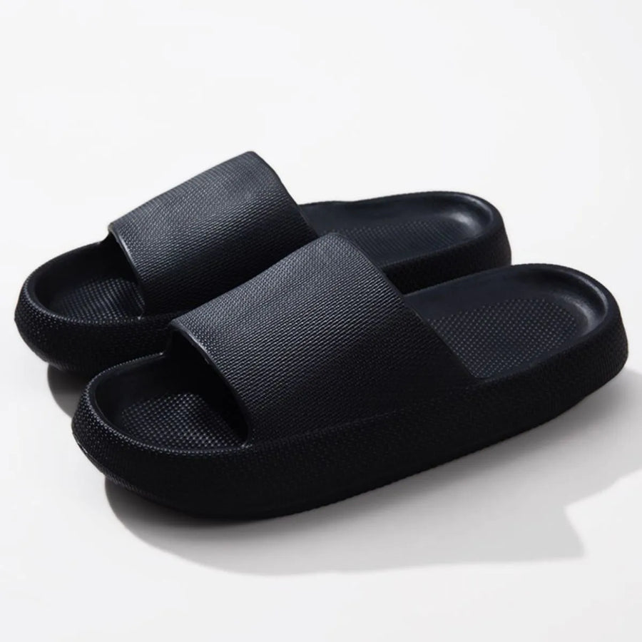 Black textured cloud slides slippers with thick soles