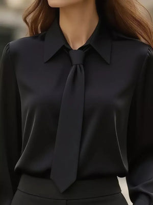 classic blouse in light beige with collared
