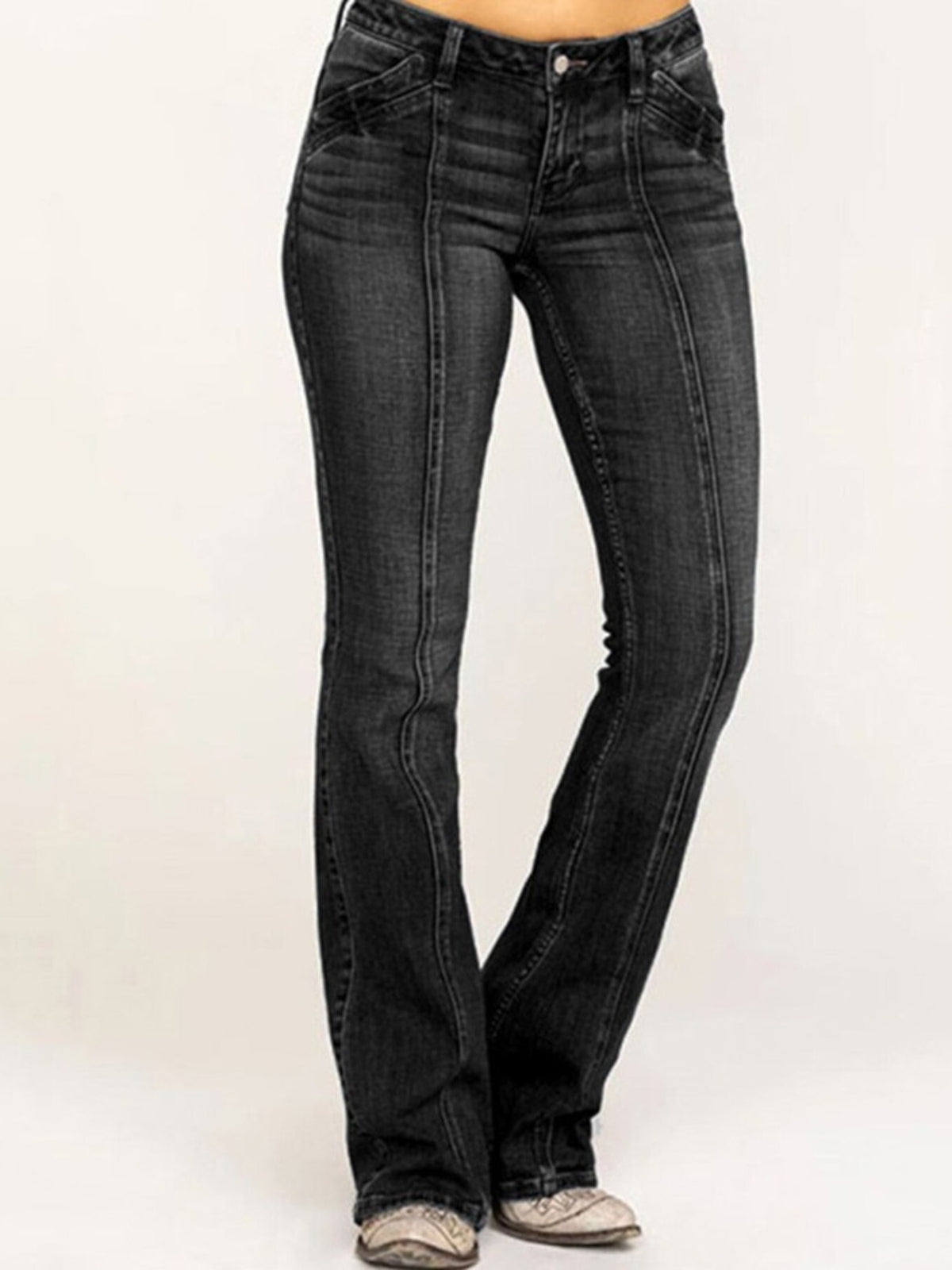 bootcut jeans in medium blue with pocketed and full-length