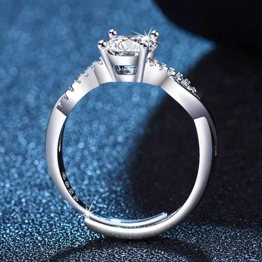 925 sterling silver,Moissanite Carat weight: 1ct Care instructions: Avoid wearin ring in Silver with fitted silhouette