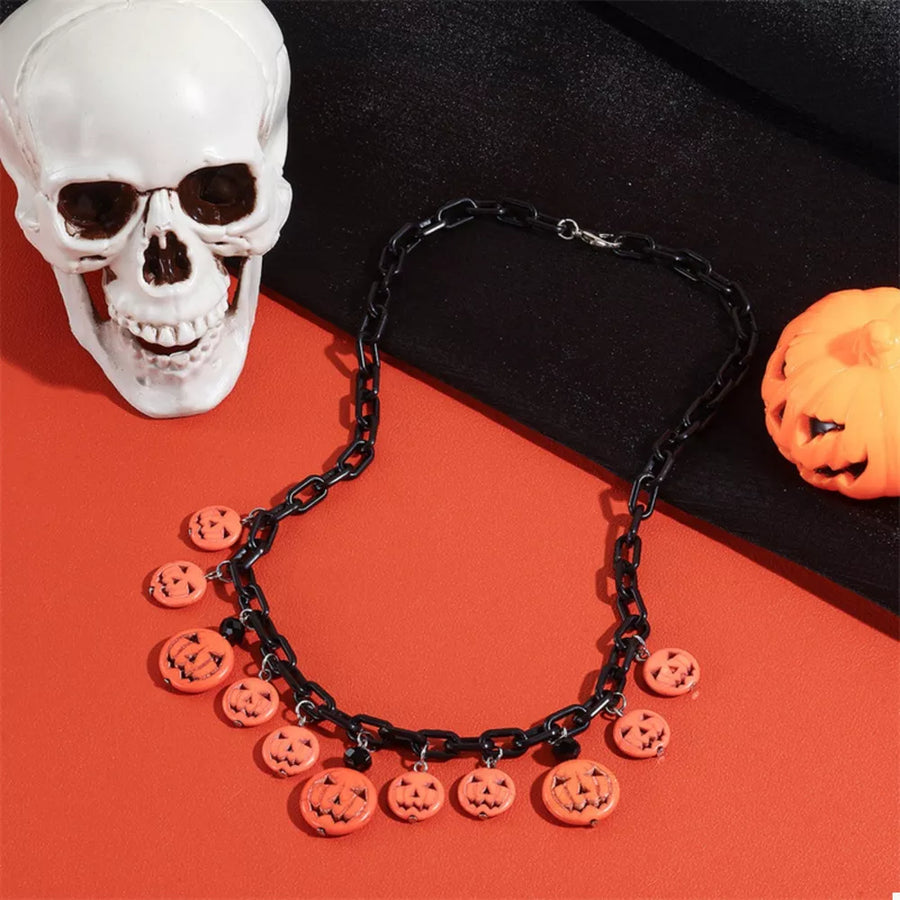 Style A necklace with collarbone-length and lobster clasp